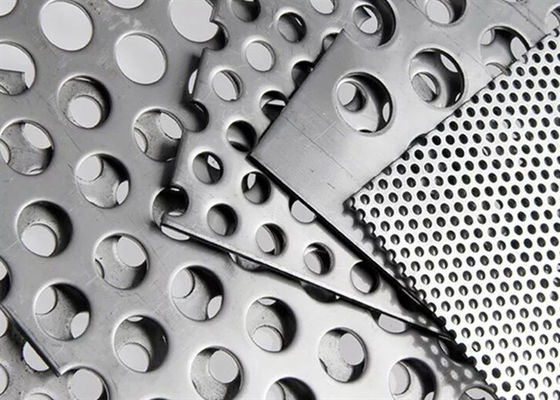 Decoratief Ijzer 4.0mm de Dunne Geperforeerde die Plaat van het Metaalblad voor Spreker 1.22*2.44m wordt geslagen