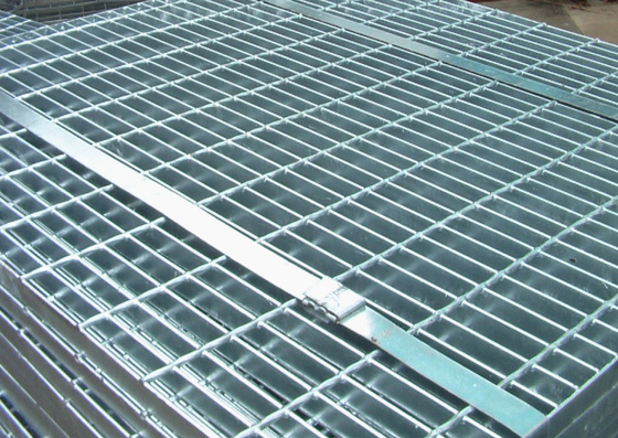 De stevige 212mm Gegalvaniseerde Grating van de Staalgang Dekking van de de Geuldrainage van Tredeloopvlakken