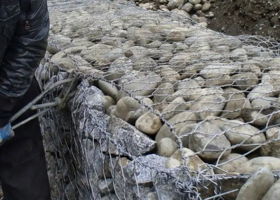 80x100mm PVC gecoate Gabion draad gaas In overstromingsbestrijding beveiligingsmuur