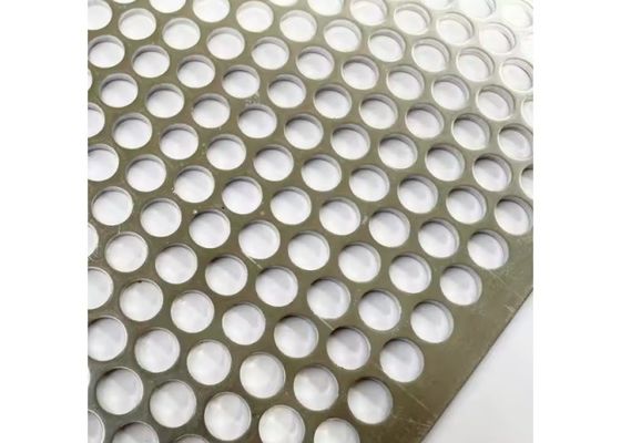 Hot Dip gegalvaniseerd geperforeerd draadnet laagkoolstofstaal voor de bouw