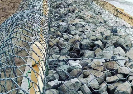 ASTM A974 HDG Gabion Draad Mesh 80 X 100 mm Voor brugbescherming