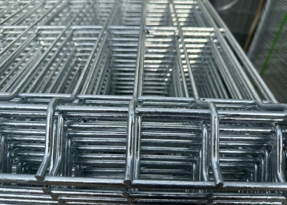 Hoog beveiligd driehoek hek paneel Anti-Snip draad mesh voor omtrek bescherming