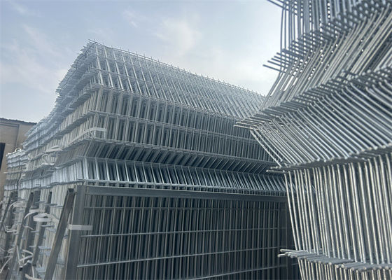 ISO 9001 2015 gecertificeerd PVC-gecoat hek voor speelterreingrenzen 2*2,5m