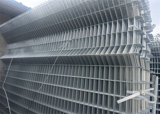 Hot Dip gegalvaniseerd driehoek hek paneel 1,8m Hoogte 50 * 100mm Mesh Hole