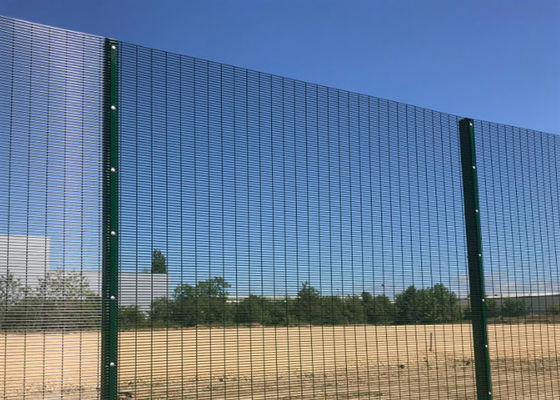 3D Gebogen Thermisch Verzinkte 358 Beveiligingshekwerk Voor Scholen / Parken 4.0mm