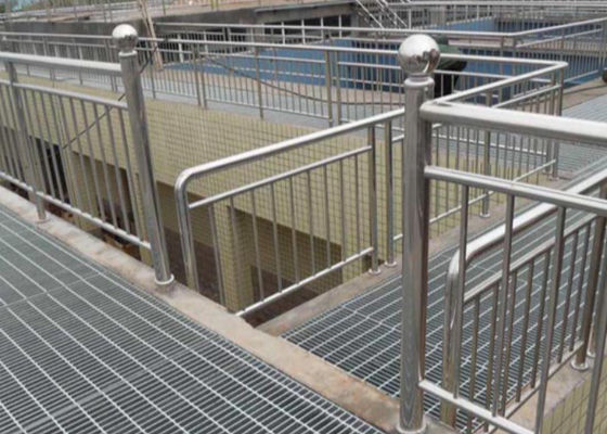 Gegalvaniseerde staal wandelrooster R13 Anti-slip Q235 Q345