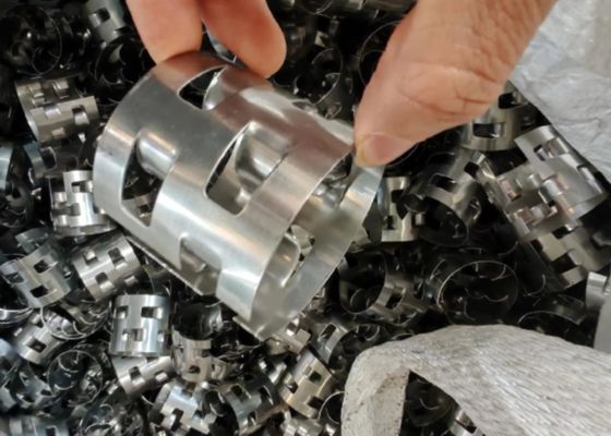 SS316 Pall Ring Metalen Willekeurige Verpakking voor Gas Scrubbing Towers 50*50*0.5mm