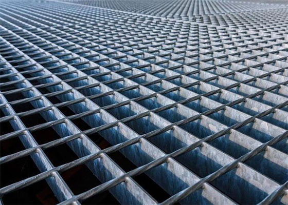 Laag Koolstofstaal Duidelijk/Getand Type 0.8mm Grating van de Staalgang voor de Bouw