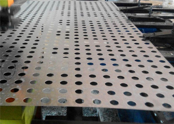 0.2mm Gegalvaniseerde Geperforeerde Draad Mesh For Decoration Ceiling/Lawaaibarrières