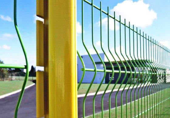 De hete Onderdompeling galvaniseerde 3d Buigend Landbouwbedrijf 2 Duim door 4 Duim Gelaste Draadomheining