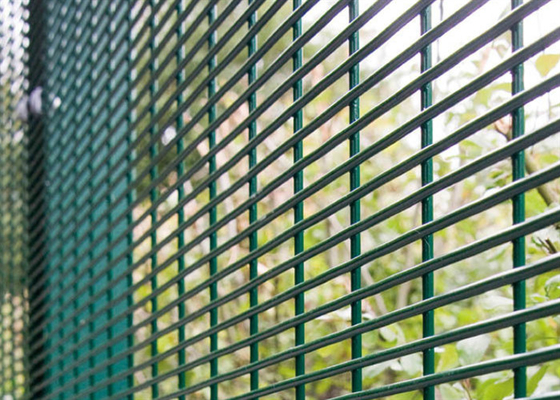4.0mm de Gevangenis Mesh Fence Pvc Coated/Hete Onderdompelings Gegalvaniseerde Anti beklimt
